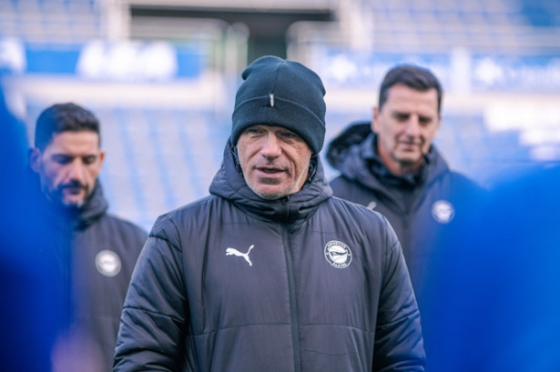 Luis García Plaza durante un entrenamiento con el Alavés (DEPORTIVO ALAVÉS) Luis García Plaza durante un entrenamiento con el Alavés (DEPORTIVO ALAVÉS)