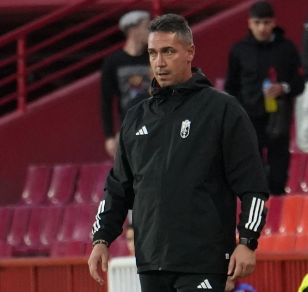 El entrenador del Recreativo, Juan Antonio Milla (GRANADA CF) El entrenador del Recreativo, Juan Antonio Milla (GRANADA CF)