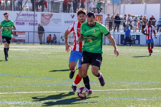El CD Huétor Vega se desplaza este domingo al campo del Torredonjimeno (CRISTIAN FERNÁNDEZ) El CD Huétor Vega se desplaza este domingo al campo del Torredonjimeno (CRISTIAN FERNÁNDEZ)