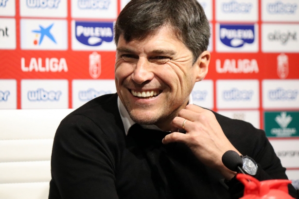El nuevo técnico del Granada CF en un momento de su presentación oficial (CRISTIAN FERNÁNDEZ)