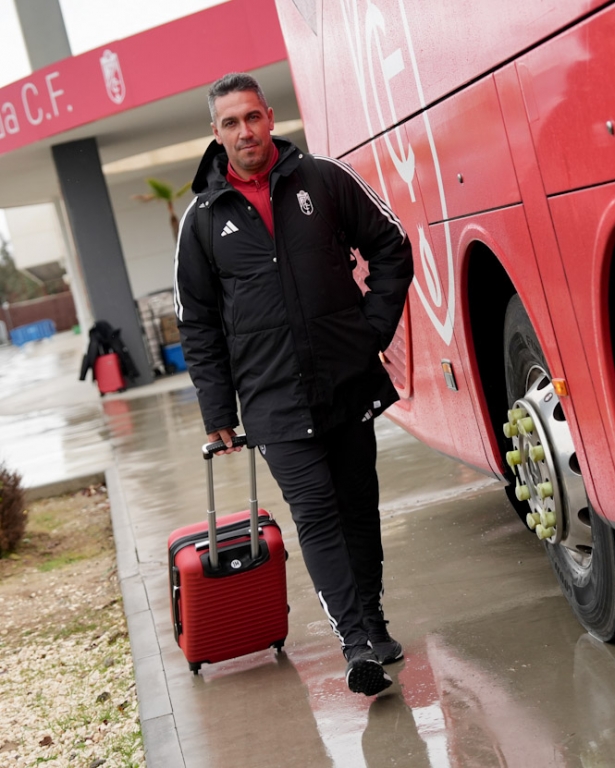 El entrenador del Recreativo Granada, Juan Antonio Milla (GRANADA CF) El entrenador del Recreativo Granada, Juan Antonio Milla (GRANADA CF)