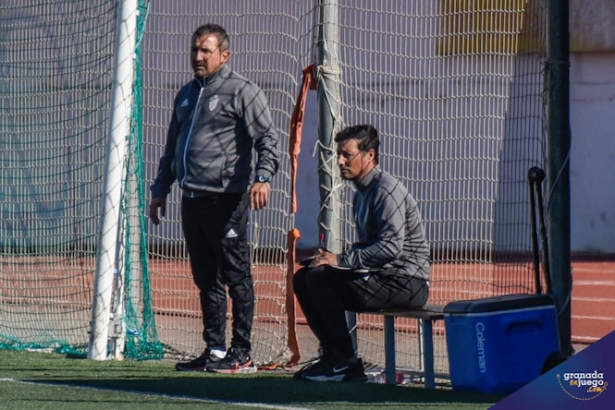 Los entrenadores del Atarfe Johny Prieto y Antonio Najarro `Añico` (CRISTIAN FERNÁNDEZ /ARCHIVO) Los entrenadores del Atarfe Johny Prieto y Antonio Najarro `Añico` (CRISTIAN FERNÁNDEZ /ARCHIVO)