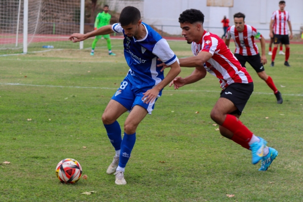 La Ciudad Deportiva acogerá el derbi entre UD Maracena y CD Huétor Tájar (CRISTIAN FERNÁNDEZ) La Ciudad Deportiva acogerá el derbi entre UD Maracena y CD Huétor Tájar (CRISTIAN FERNÁNDEZ)