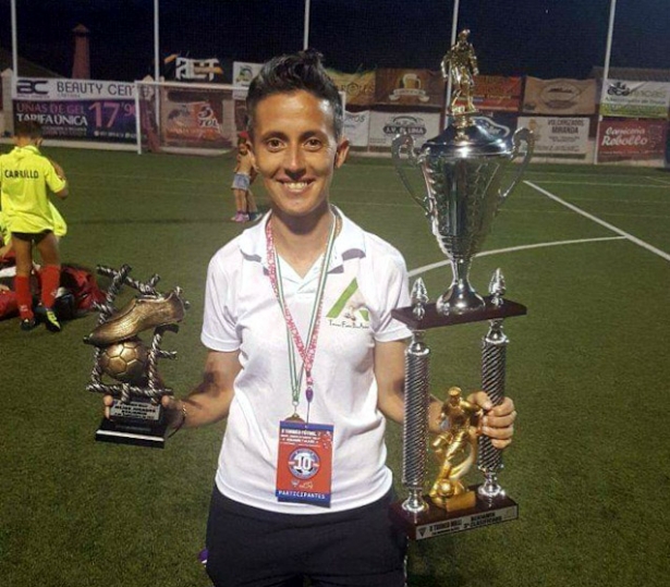 Alejandra Jiménez ha presentado su renuncia como entrenadora del Cúllar Vega (TORNEO DE FÚTBOL BASE ANDALUCÍA)