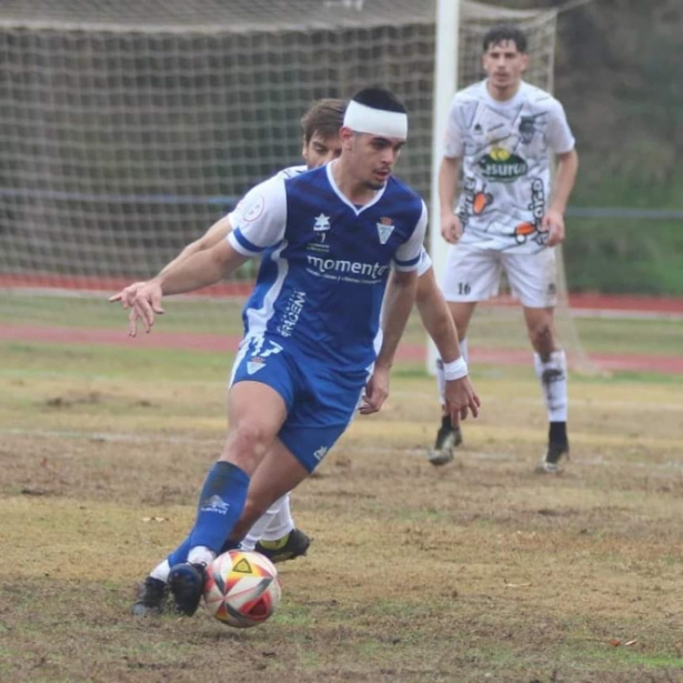 Dani Muñoz juega en ataque (IVÁN MÁRQUEZ)