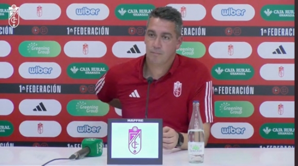 El entrenador del Recreativo Granada, Juan Antonio Milla (GRANADA CF) El entrenador del Recreativo Granada, Juan Antonio Milla (GRANADA CF)
