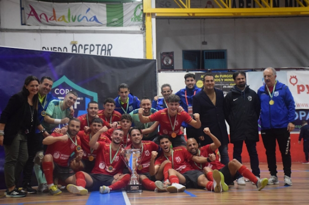 El Albolote Futsal festeja la Copa RFAF (ALBOLOTE FUTSAL) El Albolote Futsal festeja la Copa RFAF (ALBOLOTE FUTSAL)