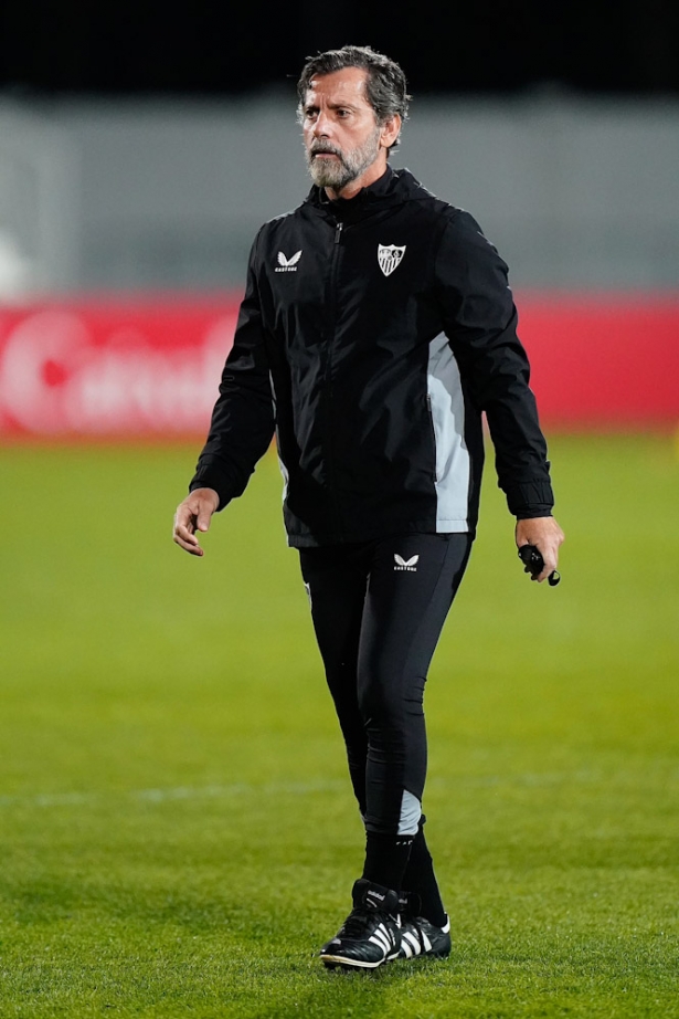 Quique Sánchez Flores durante el primer entrenamiento con el Sevilla FC (SEVILLA FC) Quique Sánchez Flores durante el primer entrenamiento con el Sevilla FC (SEVILLA FC)