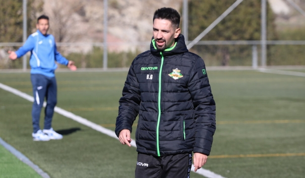 El entrenador de la UD Alfacar, Borja García