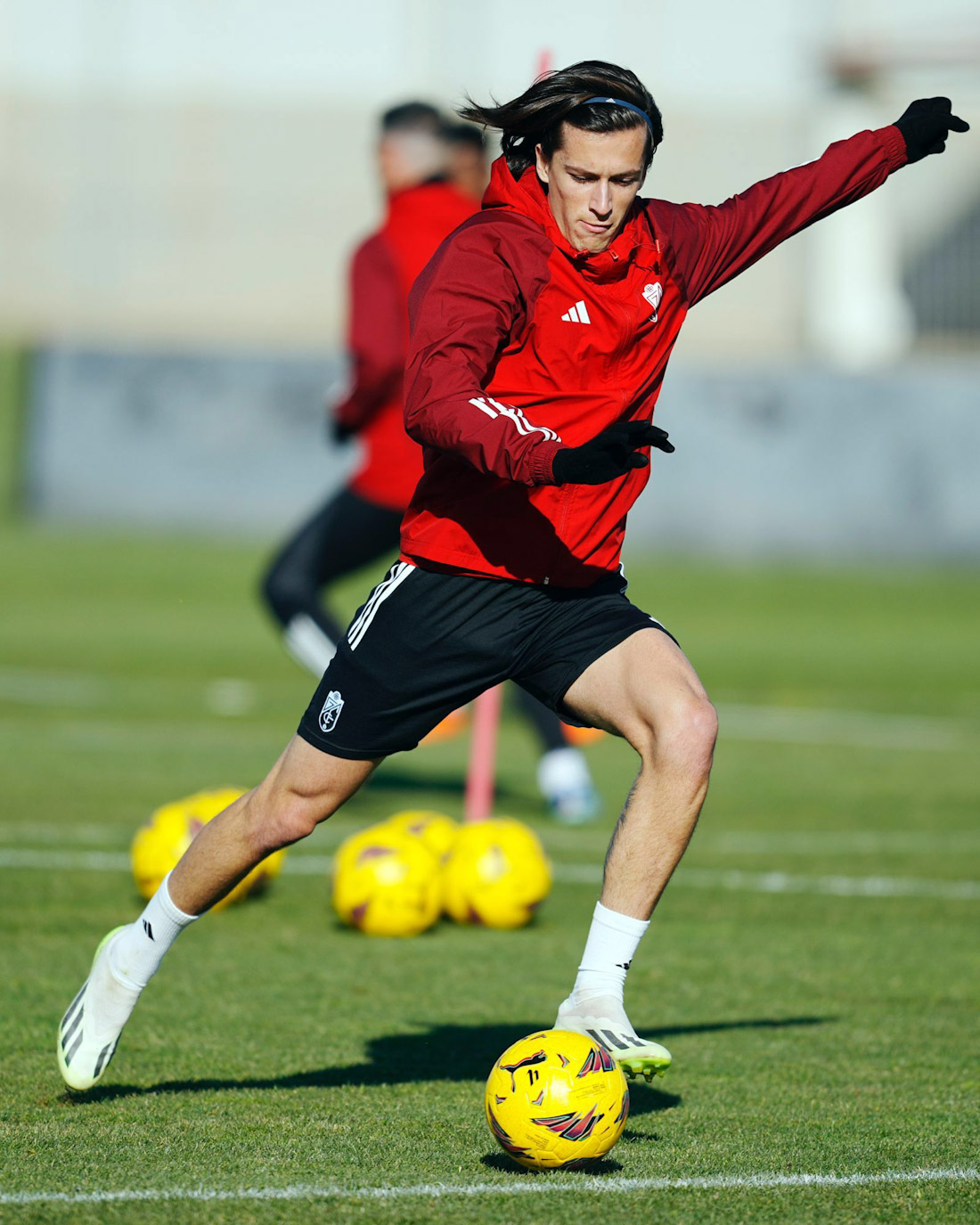 Álvaro Carreras durante un entrenamiento (GRANADA CF)
