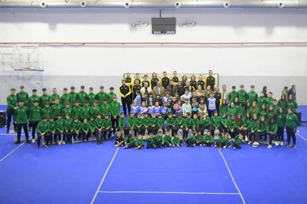 Participantes en las escuelas deportivas de Lanjarón (AYTO. LANJARÓN) Participantes en las escuelas deportivas de Lanjarón (AYTO. LANJARÓN)