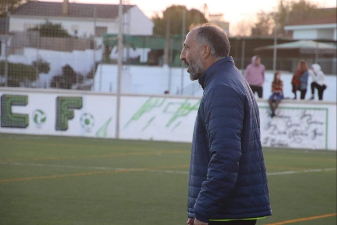 Gustavo Segura ya no es entrenador del Villanueva Mesía (VILLANUEVA MESÍA CF) 