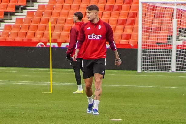 Kamil Piatkowski durante su primer entrenamiento (JOSÉ VELASCO) Kamil Piatkowski durante su primer entrenamiento (JOSÉ VELASCO)