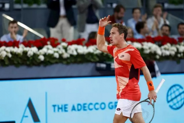El tenista español Roberto Carballés celebra un punto durante un torneo (OSCAR J. BARROSO / AFP7 / EUROPA PRESS) El tenista español Roberto Carballés celebra un punto durante un torneo (OSCAR J. BARROSO / AFP7 / EUROPA PRESS)