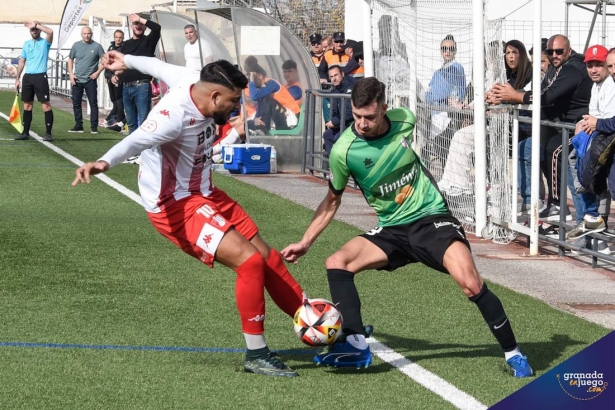 El derbi fue muy intenso (JOSÉ M. BALDOMERO) El derbi fue muy intenso (JOSÉ M. BALDOMERO)
