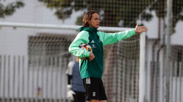 David Tenorio durenta un entrenamiento con el CD Badajoz (CD BADAJOZ) David Tenorio durenta un entrenamiento con el CD Badajoz (CD BADAJOZ)