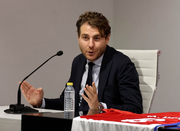 Matteo Tognozzi, director deportivo del Granada CF, en un momento de la rueda de prensa (JOSÉ ANDRÉS FERNÁNDEZ) Matteo Tognozzi, director deportivo del Granada CF, en un momento de la rueda de prensa (JOSÉ ANDRÉS FERNÁNDEZ)