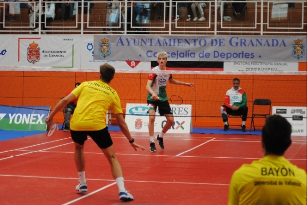 Imagen de un partido anterior (BÁDMINTON GRANADA) Imagen de un partido anterior (BÁDMINTON GRANADA)