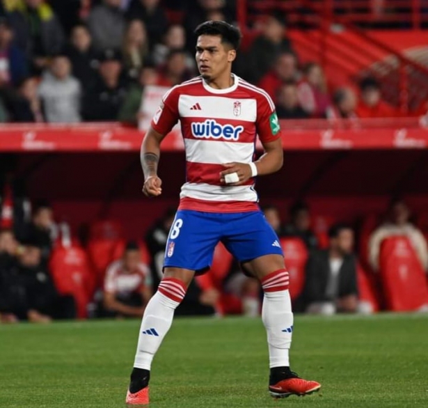 Matías Arezo en el partido ante el Cádiz CF (JOSÉ M. BALDOMERO) Matías Arezo en el partido ante el Cádiz CF (JOSÉ M. BALDOMERO)