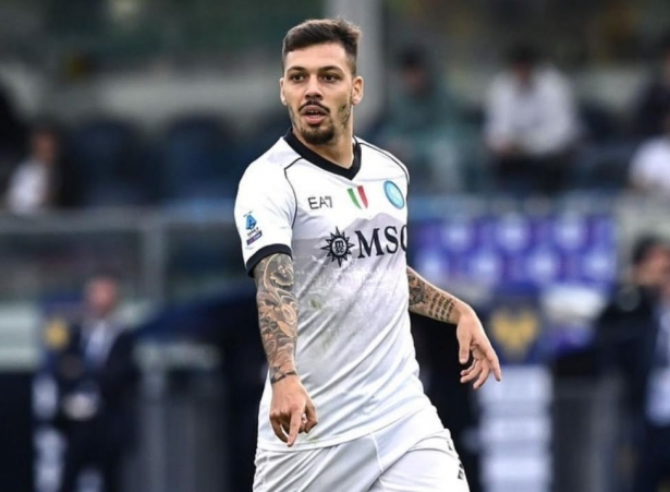Gianluca Gaetano con la camiseta del Nápoles (INSTAGRAM) Gianluca Gaetano con la camiseta del Nápoles (INSTAGRAM)