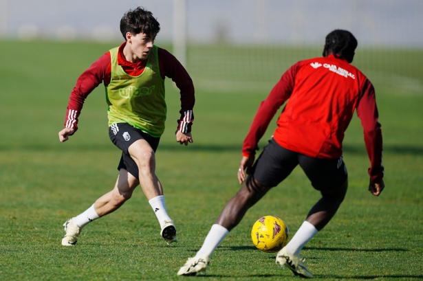 Primer entrenamiento de Pellistri con el Granada CF (GRANADA CF)