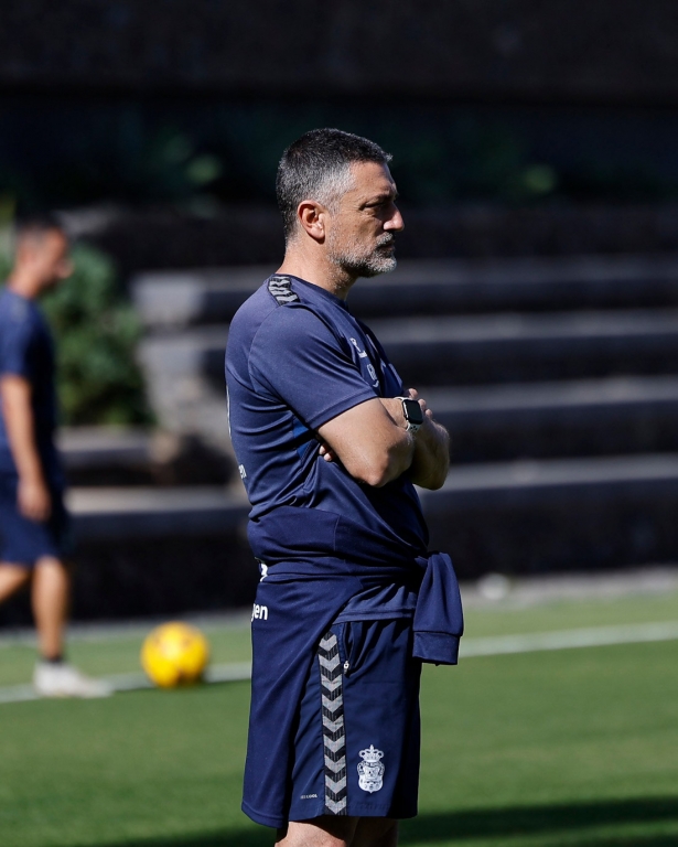 El entrenador de la UD Las Palmas, Xavier García Pimienta (UD LAS PALMAS) El entrenador de la UD Las Palmas, Xavier García Pimienta (UD LAS PALMAS)