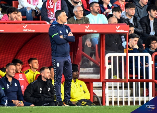 García Pimienta, entrenador de la UD Las Palmas, durante el encuentro (JOSÉ M. BALDOMERO) García Pimienta, entrenador de la UD Las Palmas, durante el encuentro (JOSÉ M. BALDOMERO)