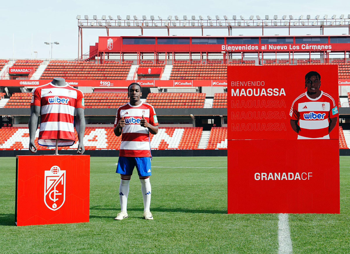 Maouassa presentado en `Los Cármenes` (GRANADA CF)