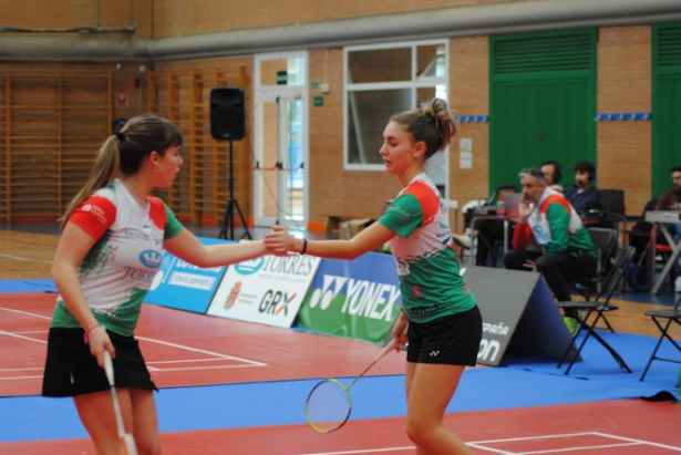 Imagen de uno de los partidos (BADMINTON GRANADA) Imagen de uno de los partidos (BADMINTON GRANADA)