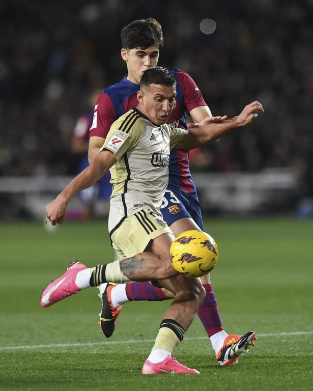 Myrto Uzuni durante el partido ante el FC Barcelona (LOF) Myrto Uzuni durante el partido ante el FC Barcelona (LOF)