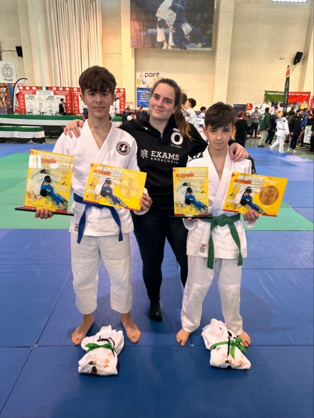 (CLUB BUDO( (CLUB BUDO(