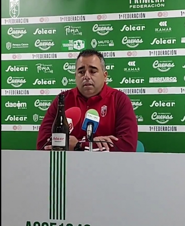 El entrenador del Recreativo Granada, Germán Crespo (GRANADA CF) El entrenador del Recreativo Granada, Germán Crespo (GRANADA CF)