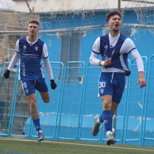 Iván Martínez celebra su gol (IVÁN MÁRQUEZ/UD MARACENA)
