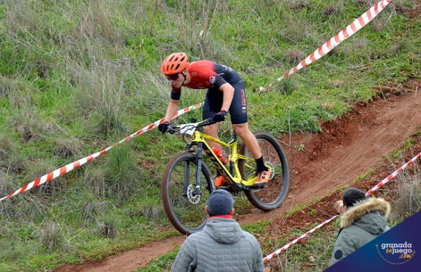 Un ciclista durante el recorrido (J. PALMA)