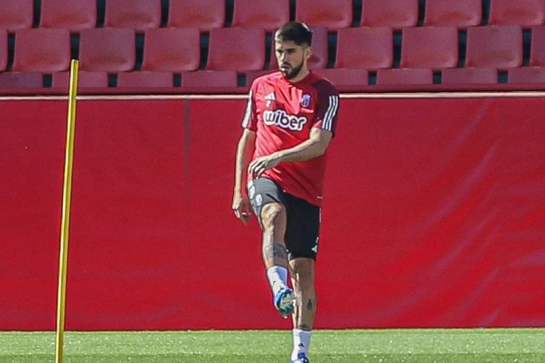Bruno Méndez en el entrenamiento (JOSÉ VELASCO) Bruno Méndez en el entrenamiento (JOSÉ VELASCO)