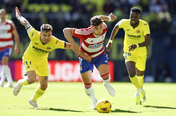 Lucas Boye en una acción de ataque en el encuentro ante el Villarreal CF (LOF)