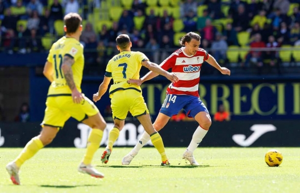 Ignasi Miquel durante el partido ante el Villarreal (LOF) Ignasi Miquel durante el partido ante el Villarreal (LOF)