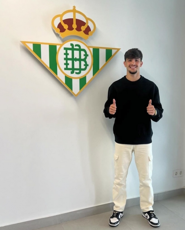 Samu Román en su primer día como verdiblanco (REAL BETIS)