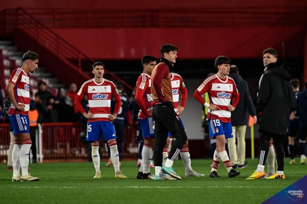 El Granada CF no levanta cabeza (JOSÉ M. BALDOMERO) El Granada CF no levanta cabeza (JOSÉ M. BALDOMERO)