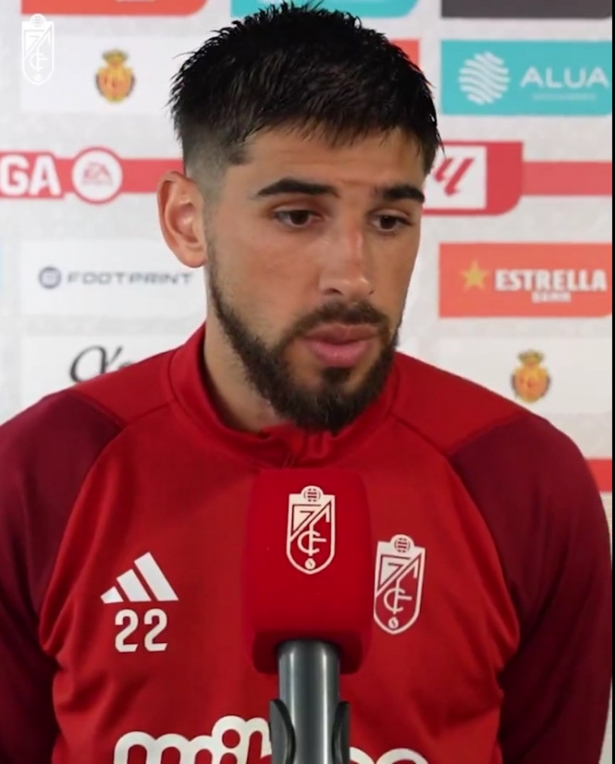 Bruno Méndez a la finalización del partido (GRANADA CF) Bruno Méndez a la finalización del partido (GRANADA CF)