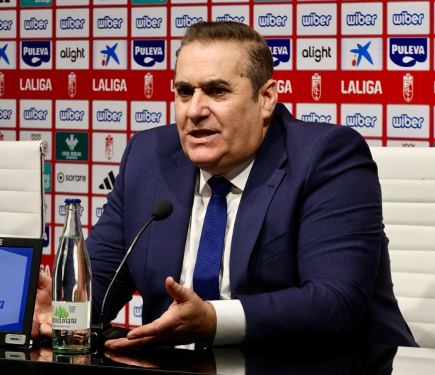 Sandoval en un momento de la rueda de prensa (JOSÉ ANDRÉS FERNÁNDEZ)