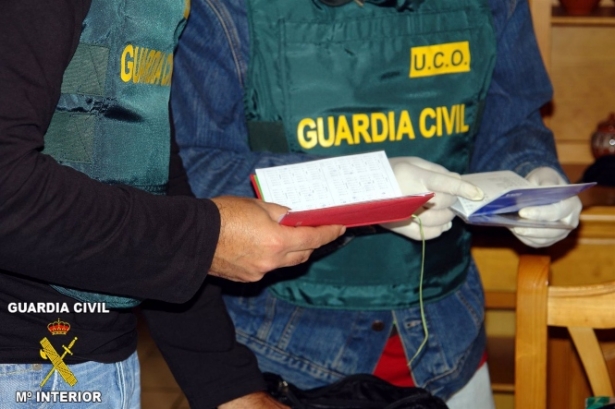 Foto de archivo de un agente de la UCO de la Guardia Civil (GUARDIA CIVIL) Foto de archivo de un agente de la UCO de la Guardia Civil (GUARDIA CIVIL)