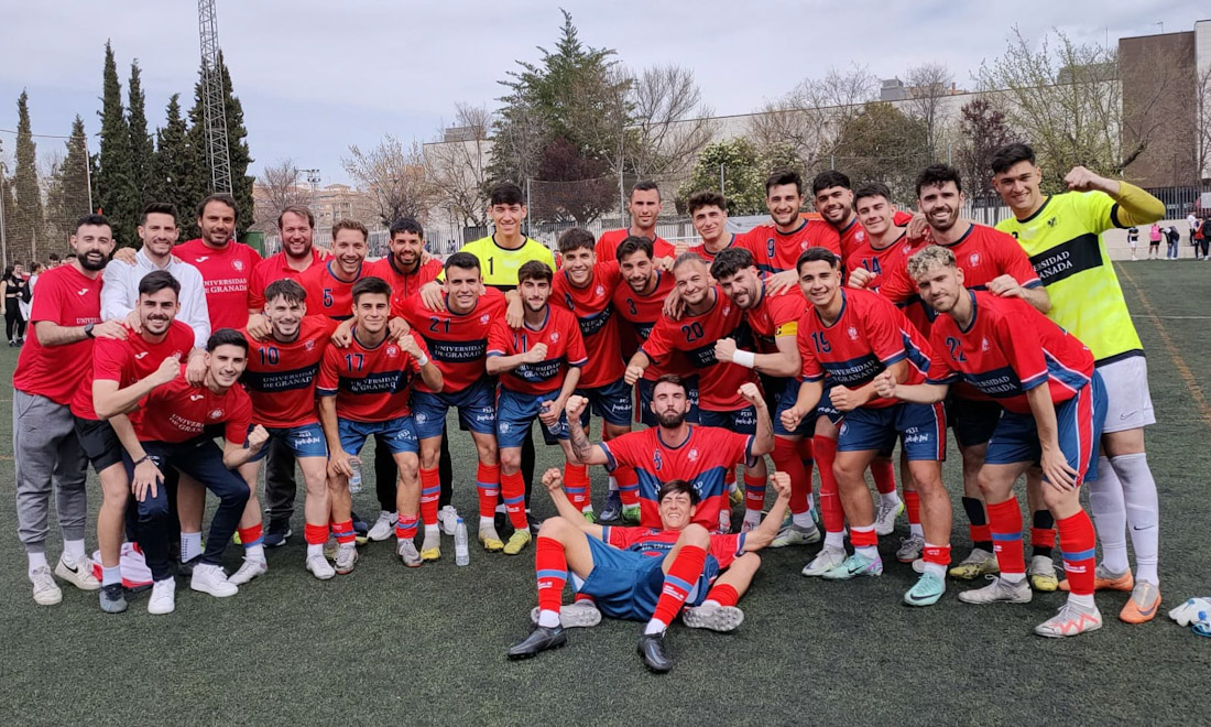 La selección granadina universitaria celebra el triunfo 