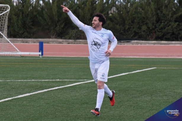 El CD Santa Fe lidera la liga (JOSÉ M. BALDOMERO) El CD Santa Fe lidera la liga (JOSÉ M. BALDOMERO)