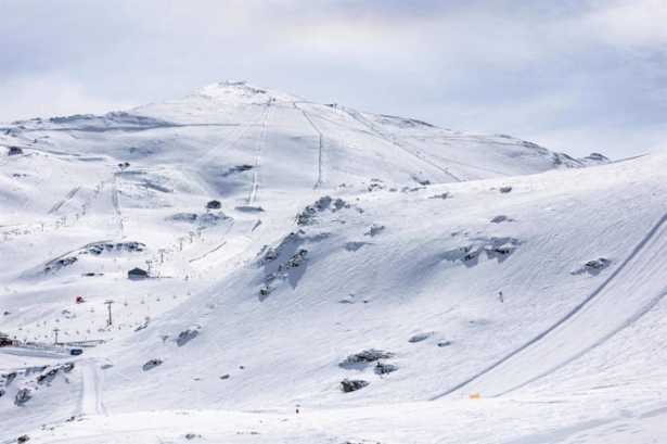 Pistas de esquí en Sierra Nevada (CETURSA SIERRA NEVADA) Pistas de esquí en Sierra Nevada (CETURSA SIERRA NEVADA)