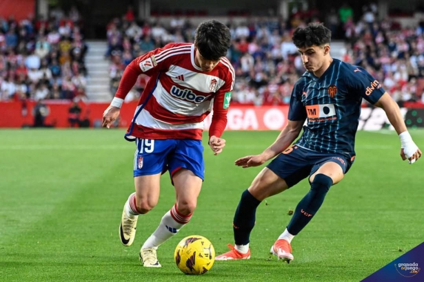 El Granada CF perdió ante el Valencia (JOSÉ M. BALDOMERO) El Granada CF perdió ante el Valencia (JOSÉ M. BALDOMERO)
