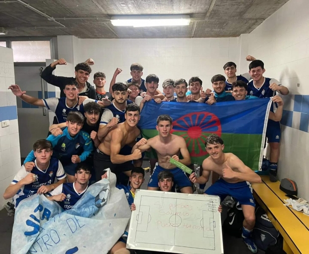 La UD Maracena celebra su triunfo ante La Mosca (UD MARACENA) La UD Maracena celebra su triunfo ante La Mosca (UD MARACENA)