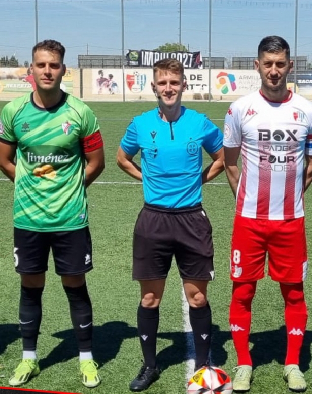 El derbi acabó en tablas (ARENAS DE ARMILLA) El derbi acabó en tablas (ARENAS DE ARMILLA)