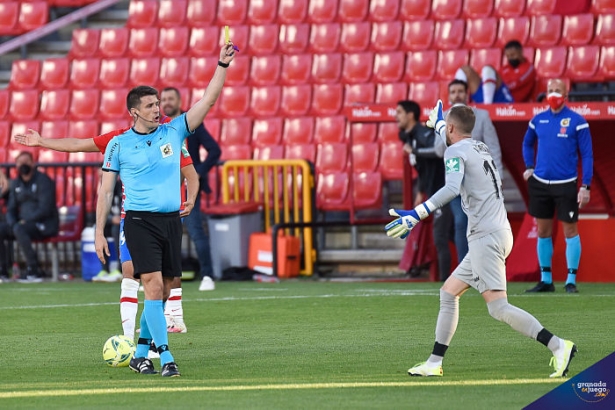 Díaz de Mera arbitrará al Granada CF (JOSÉ M. BALDOMERO) Díaz de Mera arbitrará al Granada CF (JOSÉ M. BALDOMERO)