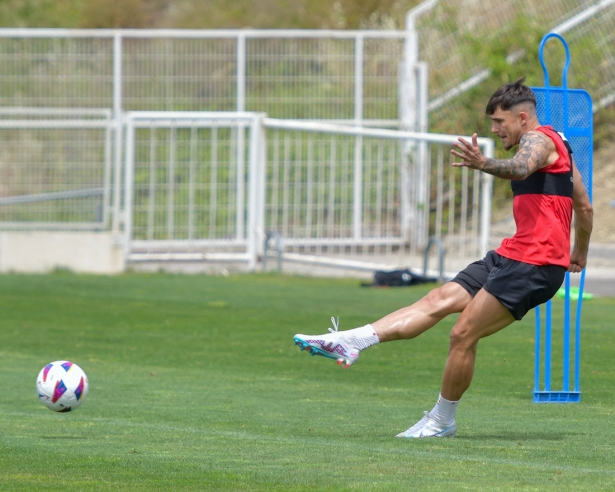Entrenamiento del Rayo Vallecano (RAYO VALLECANO) Entrenamiento del Rayo Vallecano (RAYO VALLECANO)